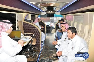 فرع "هدف" المتنقل يوجه الباحثين عن عمل في الطائف لوظائف صحية وإدارية في القطاع الخاص