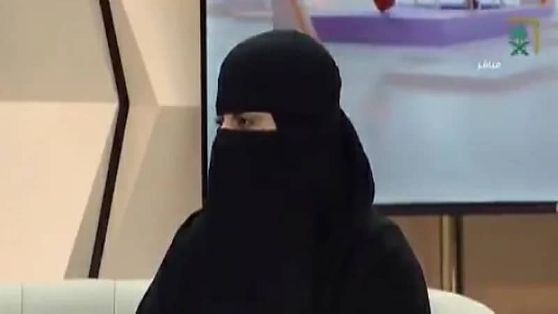 هل أصبح الخُلع بـ "ضغطة زر "؟.. قانونية تجيب