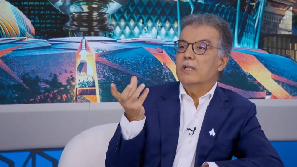 طارق ذياب: نيفيز بمثابة مدرب داخل الملعب.. فيديو