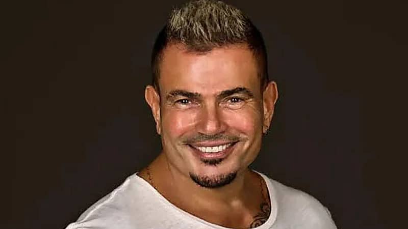 عمرو دياب مع ابنتيه جانا وكنزي.. صورة