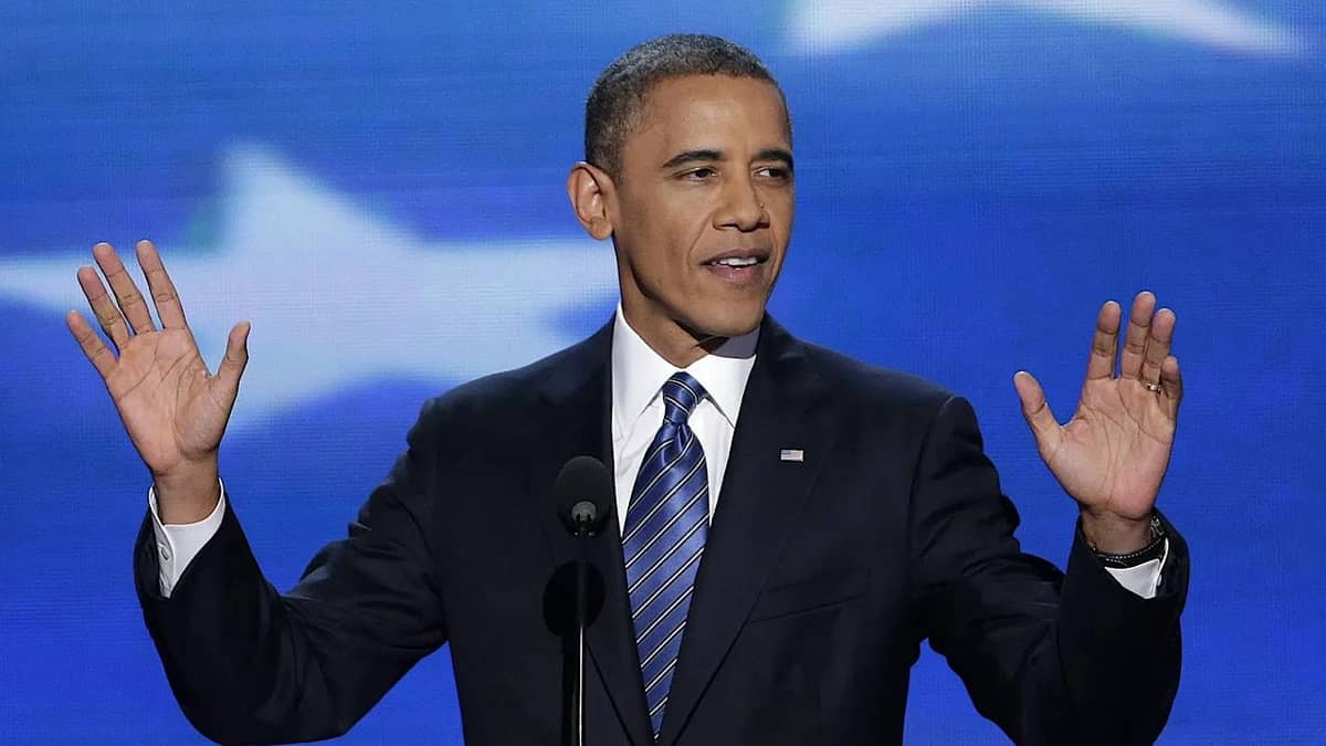 أوباما يغازل مؤيدة خلال خطاب انتخابي : أحبك.. فيديو