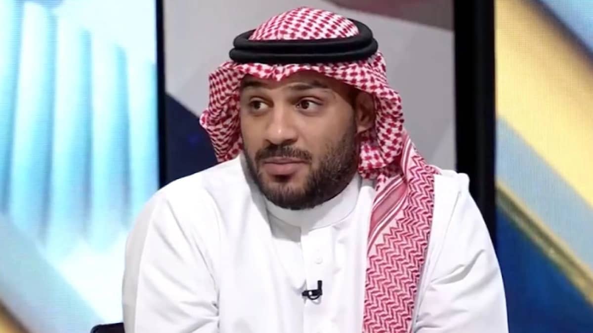 سالم: مواجهة الشباب والأهلي ستحسم مصير المدرب ألغواسيل.. فيديو