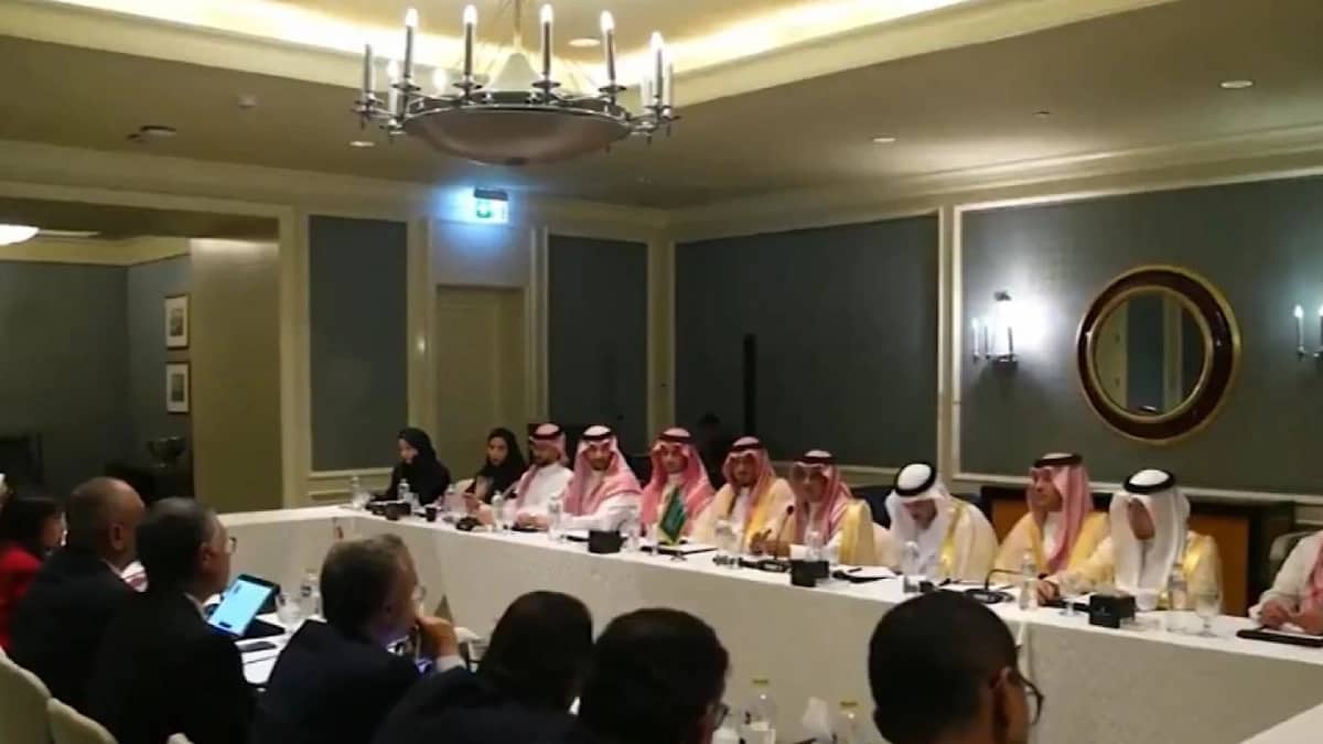 وفد صناعي سعودي يبحث في القاهرة فرص التعاون المشترك والاستثمار الصناعي.. فيديو