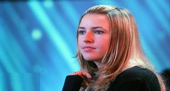 بالفيديو..مغنية أمريكية تتلو آية الكرسي بطريقة مبهرة