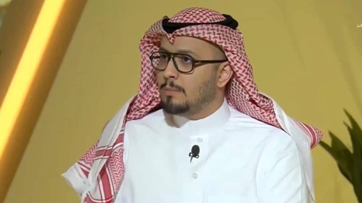 استشاري يوضح أسباب تقلصات المعدة وكيفية علاجها.. فيديو