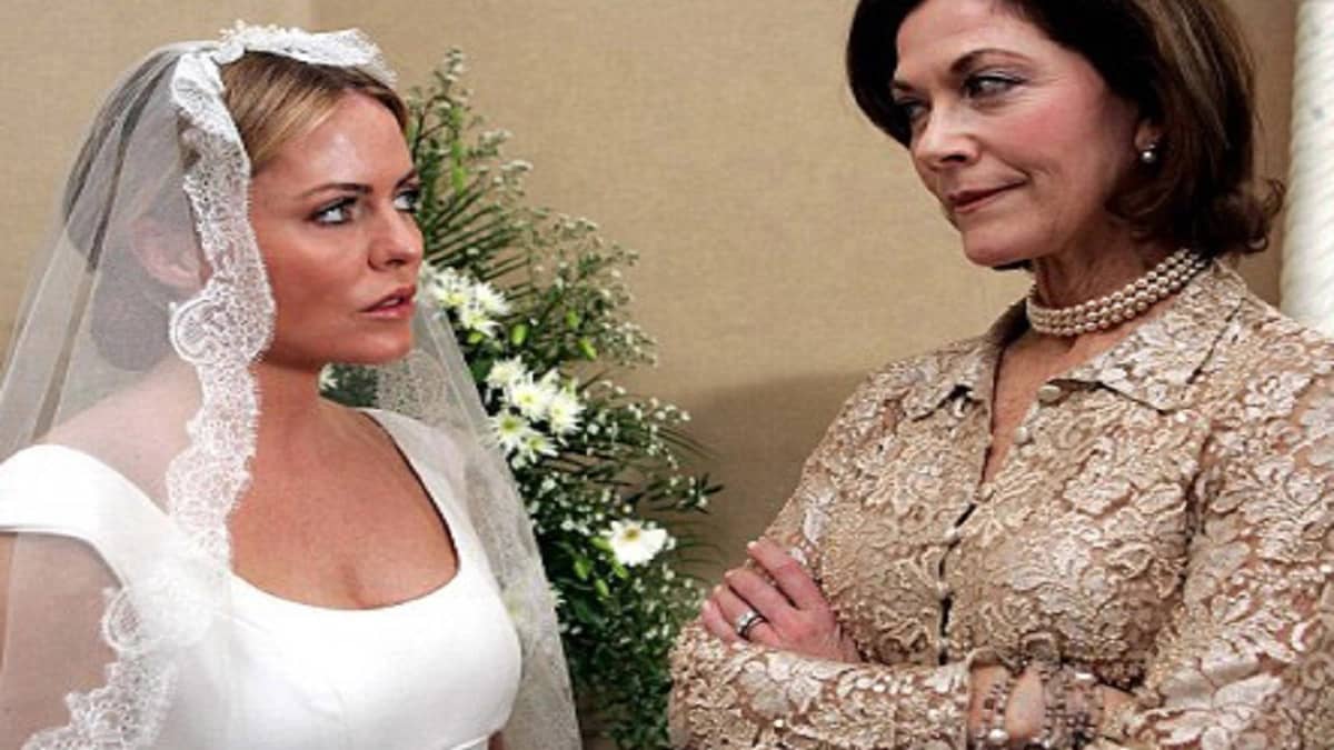 مأساة عروس تركها عريسها بعد 24 ساعة بسبب حماتها