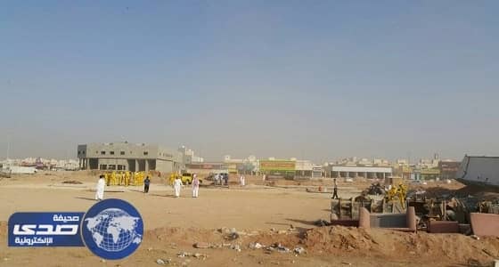 بالفيديو.. بلدي الرياض يشرف على إزالة التعديات في حي الرمال