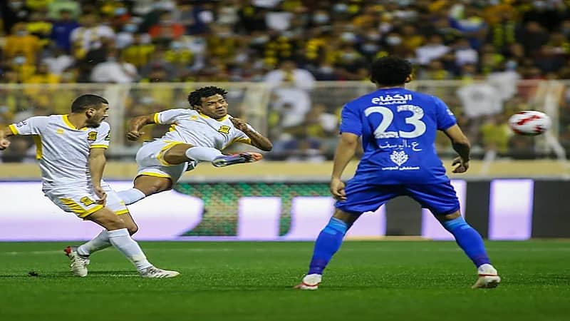 بالفيديو.. الاتحاد يفوز على الفتح بثلاثية ويتأهل إلى دور ربع النهائي