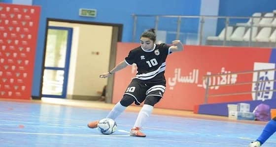 " نورس الخالدي " هدافة بالدوري الكويتي لكرة الصالات : شرف لي تمثيل بلدي السعودية بفريق السيدات