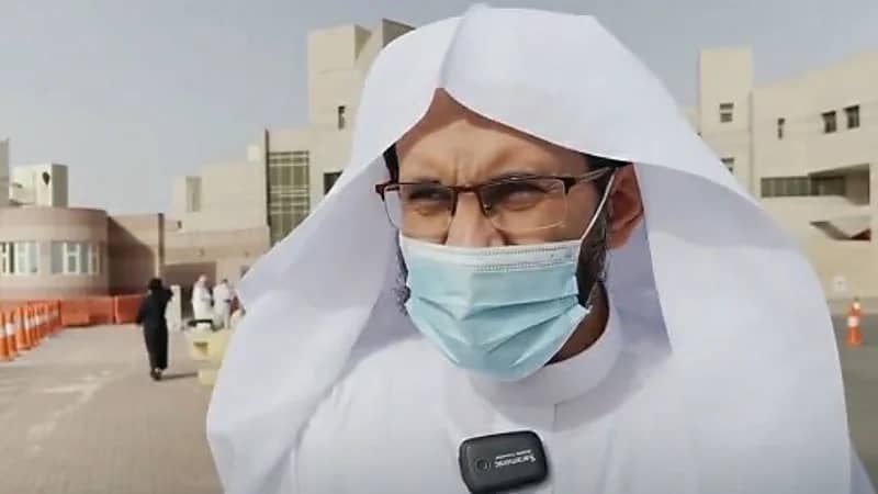 شاهد.. عميد "العلوم والآداب" بجامعة القصيم: الكلية تتحمل كامل المسؤولية في الازدحام