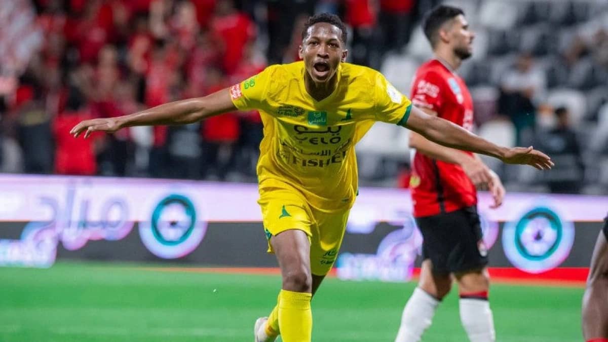 الخليج يضع الهلال في مأزق بطلبه المفاجئ بشأن هوساوي