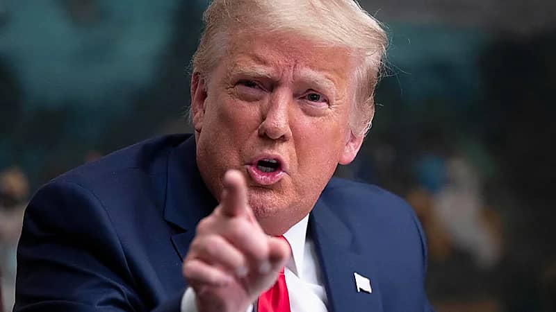 الرئيس الأمريكي دونالد ترمب يشبه الرسوم الجمركية بـ الدواء.. فيديو