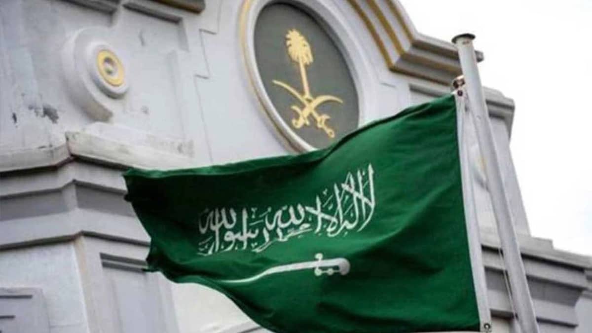 بالفيديو.. مبتعث يروي لحظات توثيقه لجهود سفارة المملكة في لندن