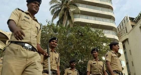 مصرع 7عمال هنود داخل حفرة صرف صحي