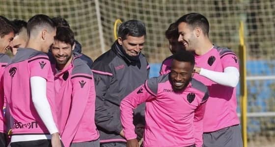 مفاجأة من مدرب ليفانتي إلى فهد المولد