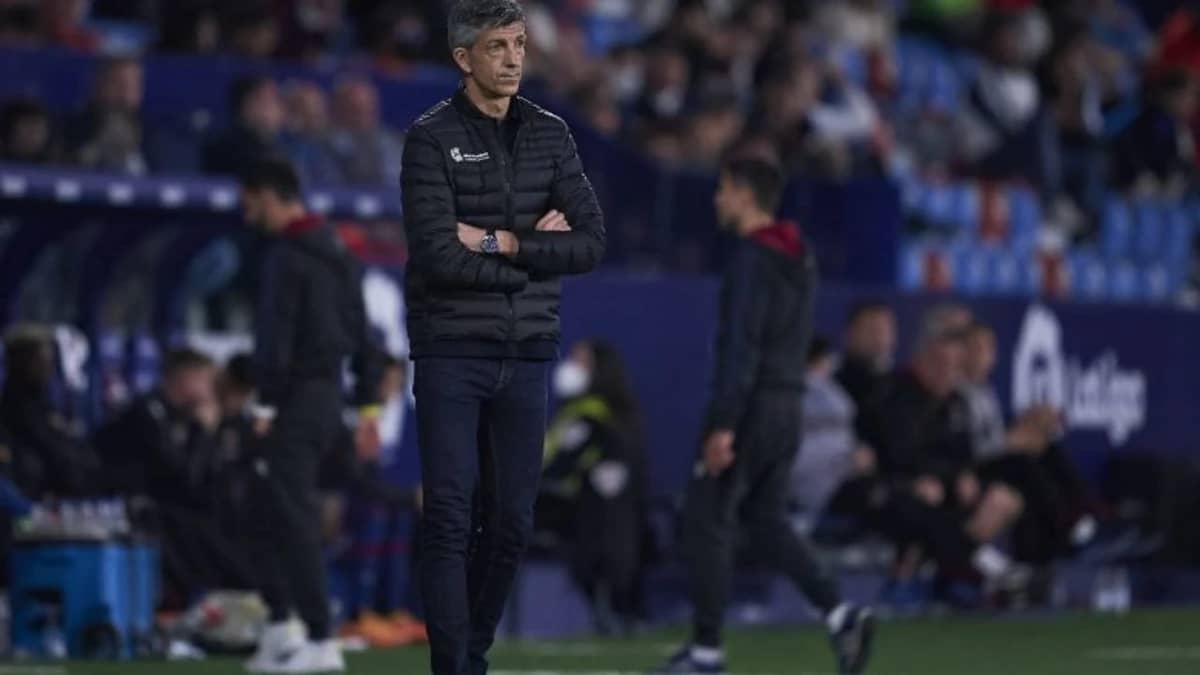 مواجهة الهلال لا تهدد مستقبل ألجواسيل مع الشباب