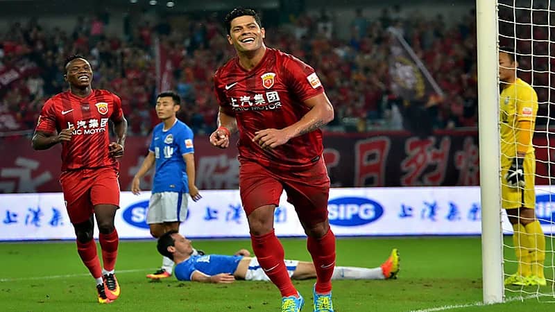 الهلال يخطط لضم البرازيلي هالك