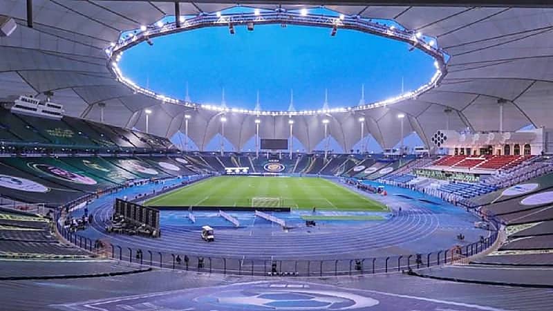 اتحاد الكرة يسمح لـ 160 اسما في حضور مباراة السوبر