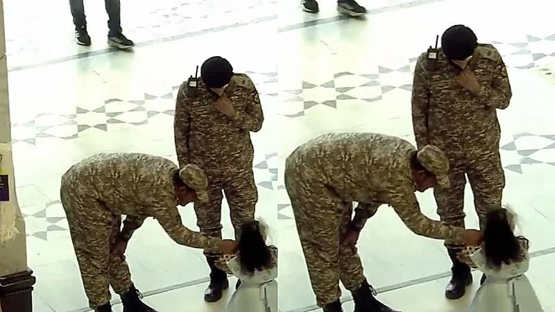 طفلة تشارك رجال الأمن الاحتفال بـ عيد الفطر المبارك وتقدم لهم الحلوى.. فيديو