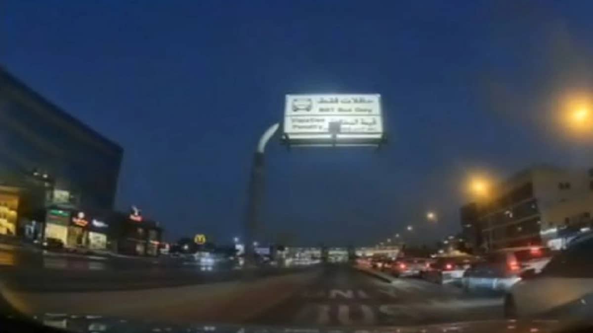 ضبط مواطن قاد مركبته في مسارات النقل العام بالرياض.. فيديو