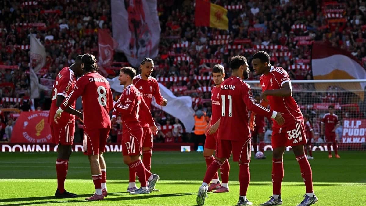 ليفربول يفتقد نجميه أمام أستون فيلا