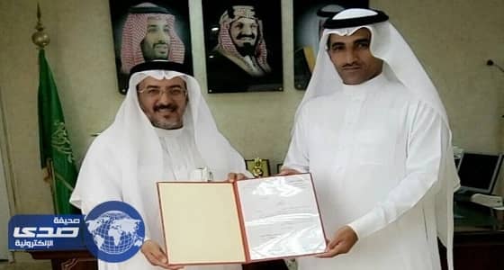 تكريم أحد منسوبي " تعليم محايل " لإنقاذه 3 أسر من حريق