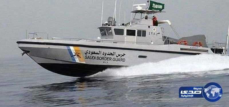 فرق الانقاذ تنتشل جثة شخص تعرضت مركبته لحادث بكورنيش الدمام