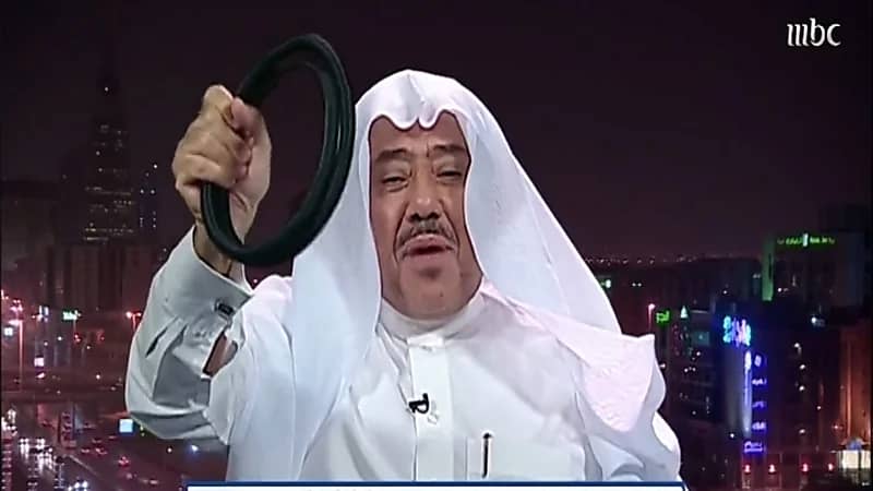 بالفيديو.. "الدغيثر" يرفع العقال لنواف التمياط على الهواء