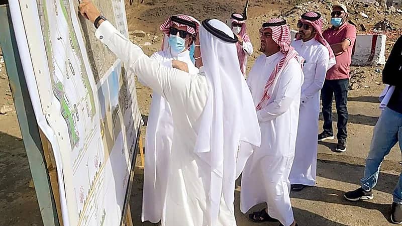 أمين عسير يوجه بسرعة إنجاز طريقي " الثلاثين " و" مرحبا ألف " في أبها