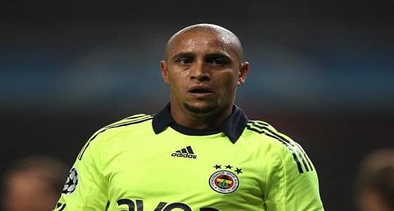 بالفيديو.. أسطورة ريال مدريد يفاجئ الجمهور بمهارة كروية رائعة