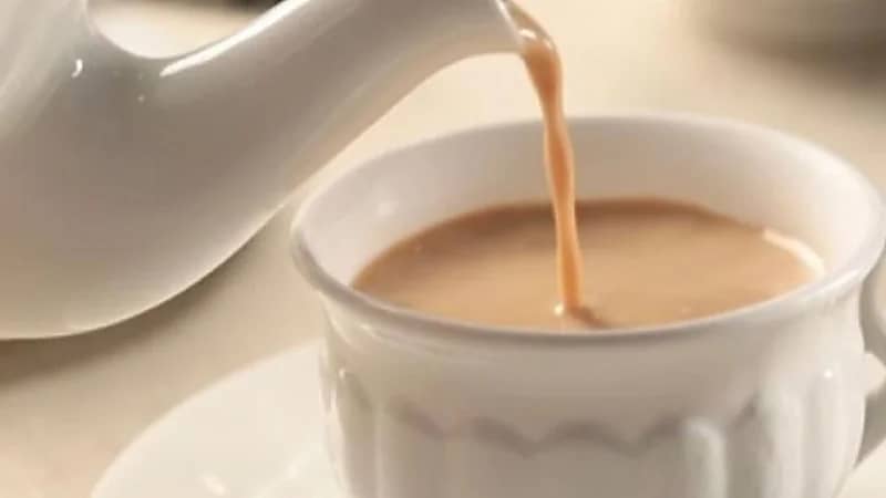 5 أضرار لتناول شرب الشاي بالحليب بكميات زائدة