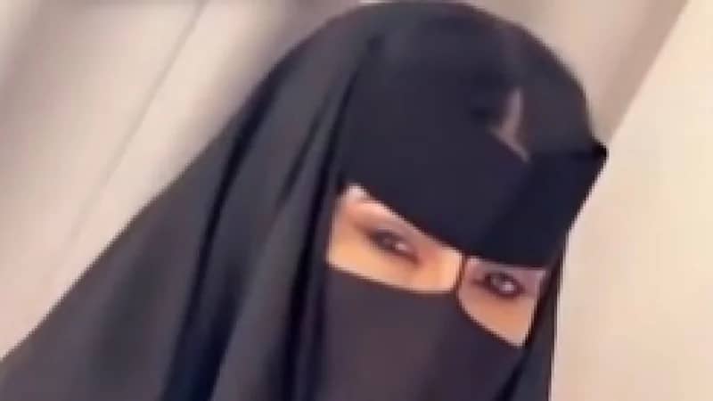 بالفيديو.. زينب العسكري تحير الجمهور بارتدائها النقاب في إطلالة لها