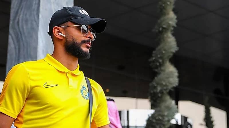 عبدالإله العمري يحسم موقفه مع النصر