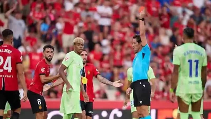 هجوم حاد من ريال مدريد ضد حكم مباراة برشلونة