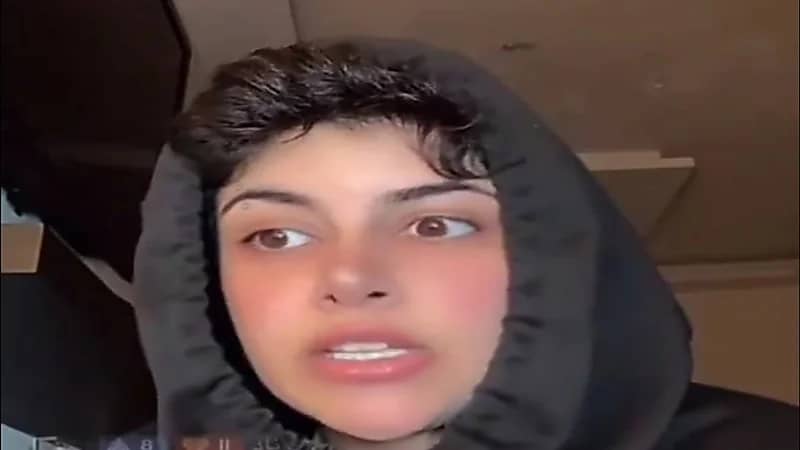 اندرو تنصح الفتيات بالحجاب : ما أبيك تطيحين مثلي .. فيديو