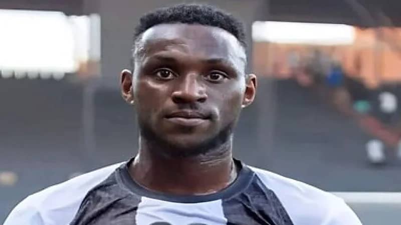 حارس مرمى مازيمبي الكونغولي يتحول إلى مهاجم ويسجل هدفين .. فيديو