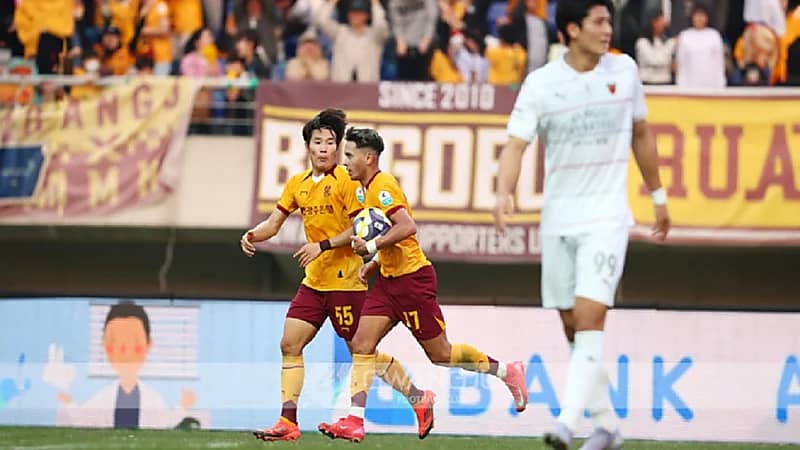 جوانجو يحسن مركزه بالدوري الكوري قبل مواجهة الهلال