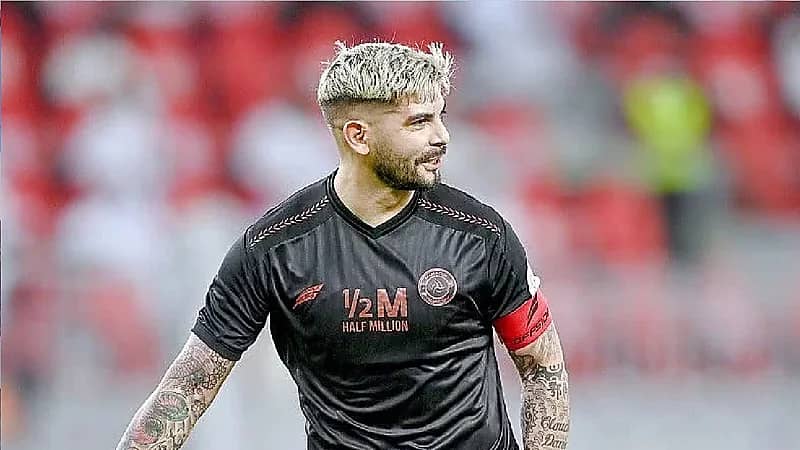 الانضباط تُغرم بانيغا ولاعب الطائي