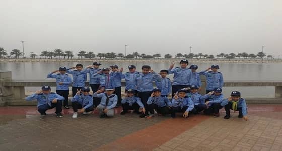 بالصور.. " أطفال " يدشنون حملة لتنظيف وتشجير الواجهة البحرية بالدمام