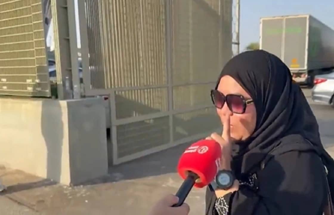 مشجعة إندونيسية تكشف توقعاتها الصادمة لنتيجة مباراة الأخضر .. فيديو