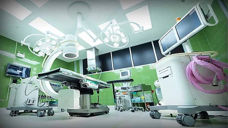 استئصال ورم وزنه 100 كيلو بمبيض امرأة بولندية