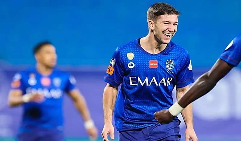 الفيصلي يترقب موافقة لاعب الهلال على أحر من الجمر