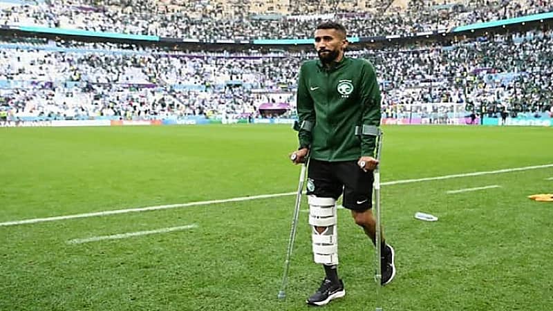 "العكاز" يلازم سلمان الفرج في تدريبات الأخضر