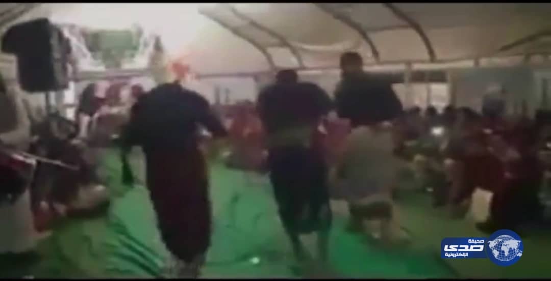 بالفيديو.. أصوات مقاتلات التحالف تفسد احتفالات أنصار المعزول