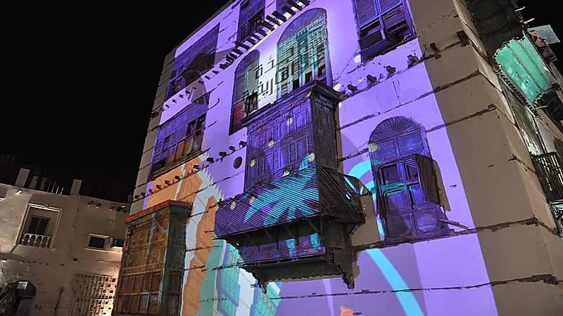 بالصور .. موسم جدة يعيد ذكريات الزمن الجميل في"جدة التاريخية"
