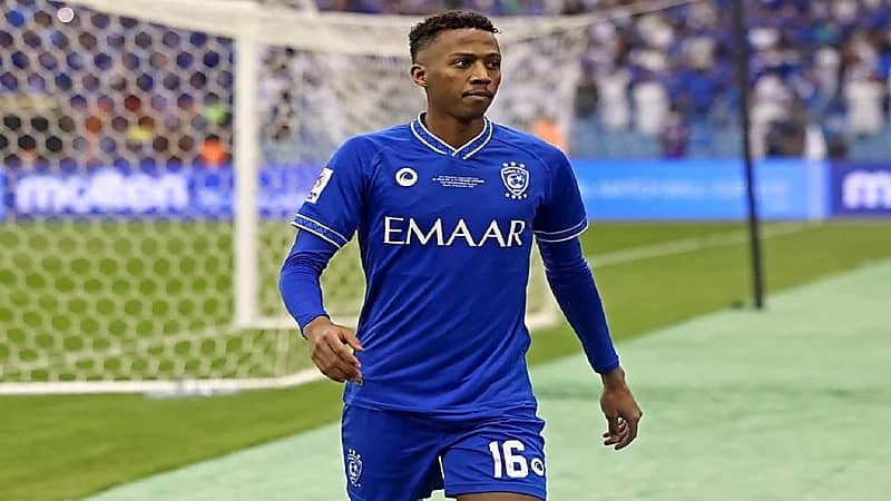 الهلال يقترب من تجديد عقد الدوسري