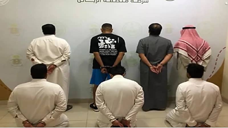 بالفيديو .. ضبط مواطنين ومخالفين تورطوا في جرائم خطف وسرقة أموال