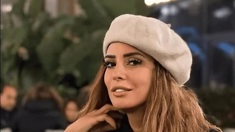 شاهد.. إطلالة جذابة للفنانة إيمان العاصي تخطف الأنظار