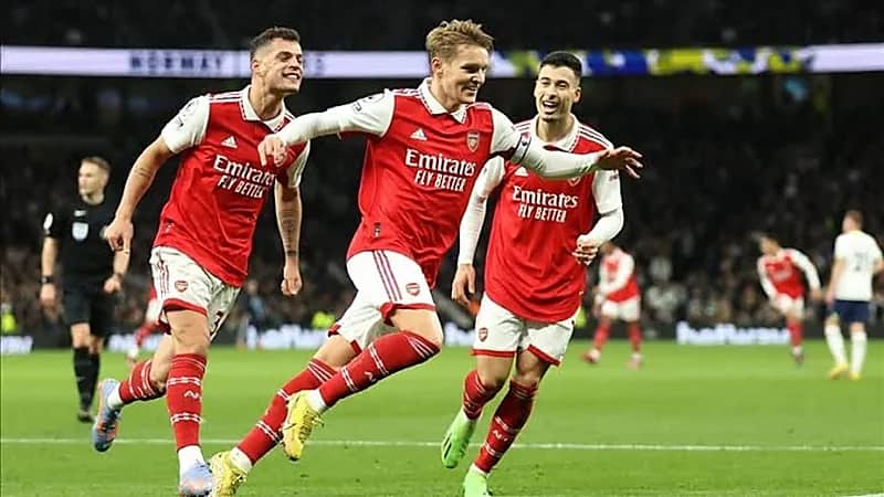 رحيل 10 لاعبين من أرسنال في الميركاتو الصيفي