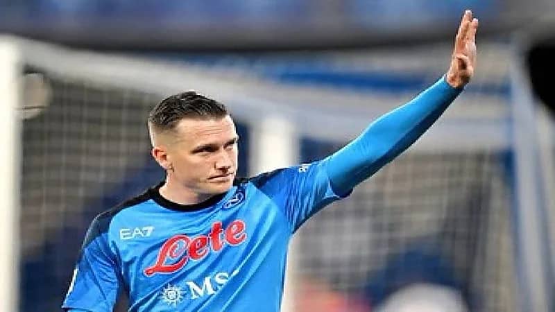 نجم وسط نابولي يرفض عرض الأهلي